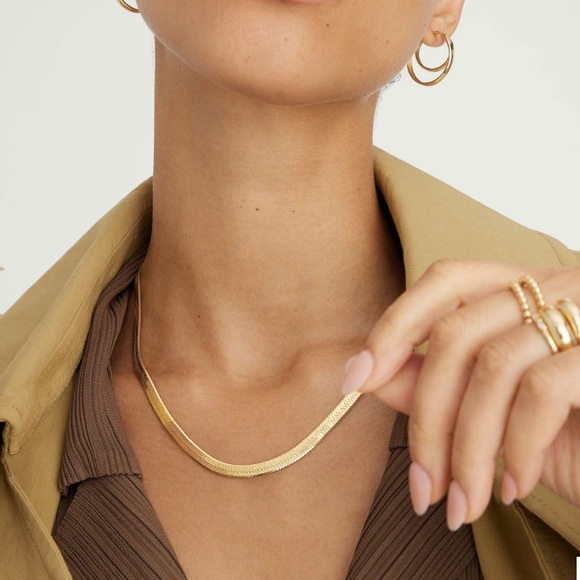 Mejuri Jewelry - Mejuri bold herringbone chain necklace